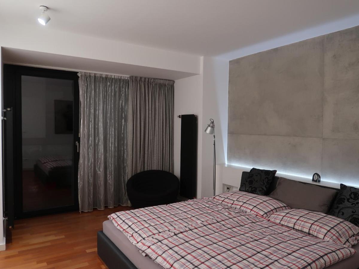 Michal Apartment 125M2 City Centre ปราก ภายนอก รูปภาพ